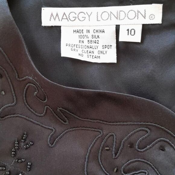 Maggy London Silk Beaded  Black Sleeveless Blouse With Backside Button Up - Picture 2 of 16